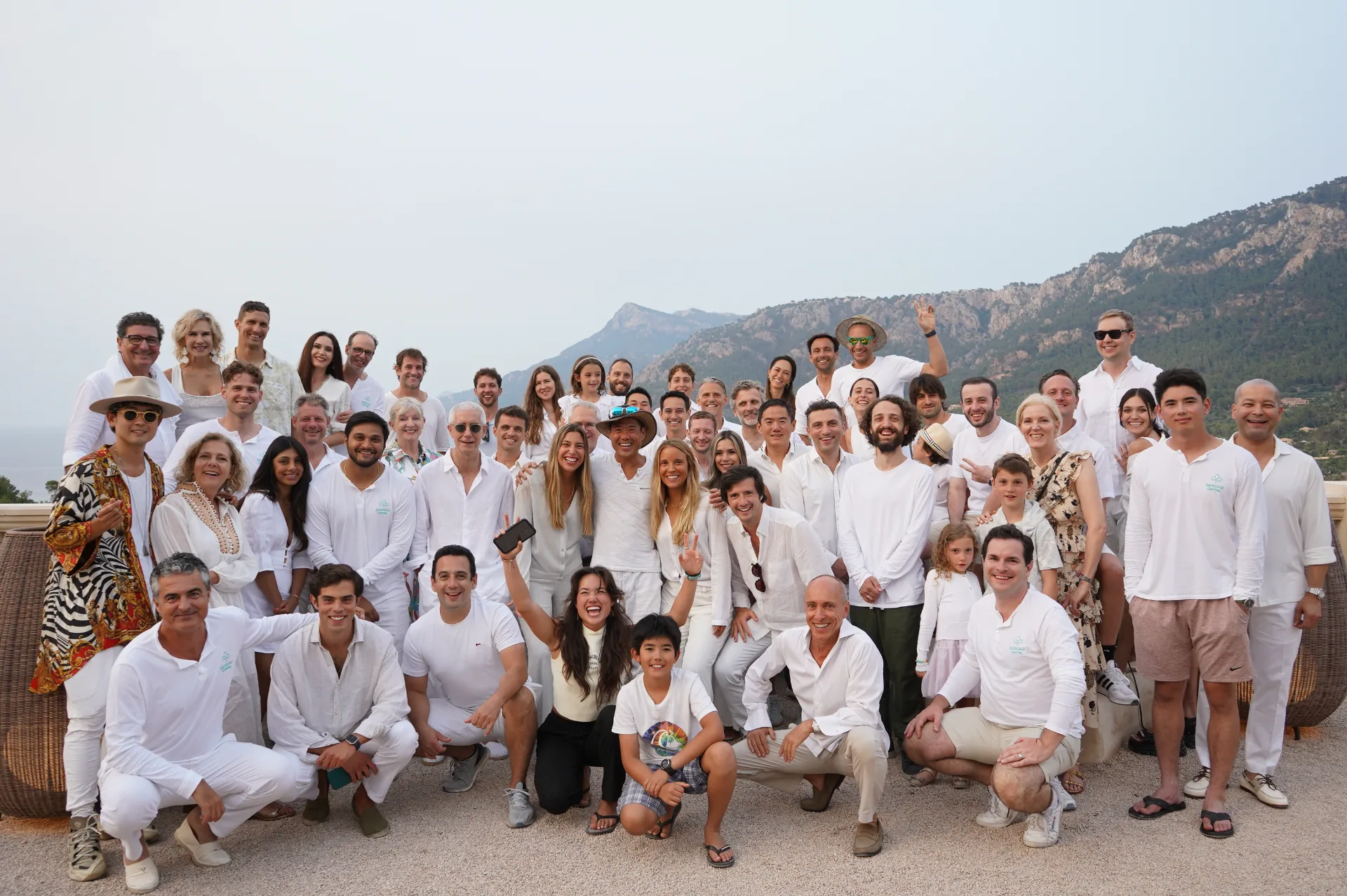 Sangha Capital: Family office · Branding + web + vídeo