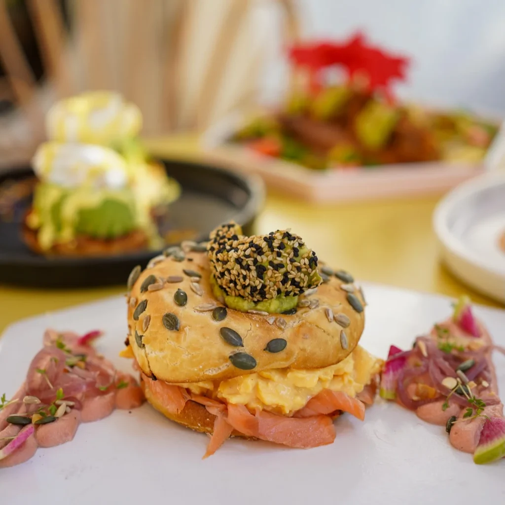 Bagel de salmón de Brunch & Cake fotografiado por MUYNEGRE