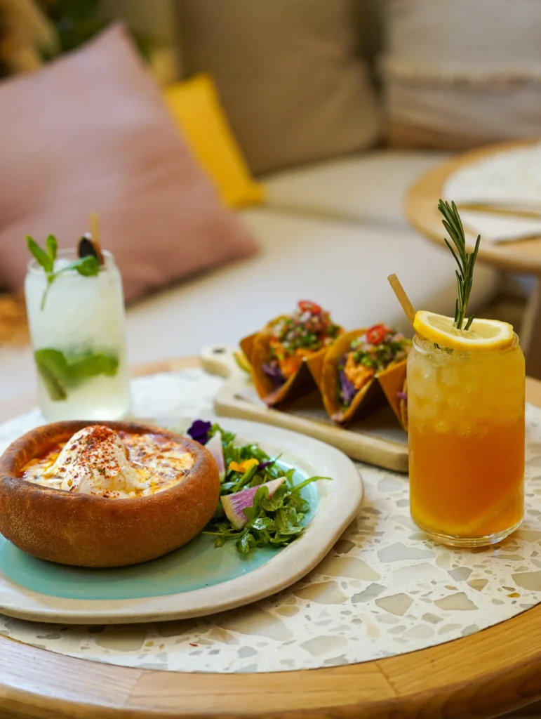 La mesa de Brunch & Cake fotografiado por MUYNEGRE