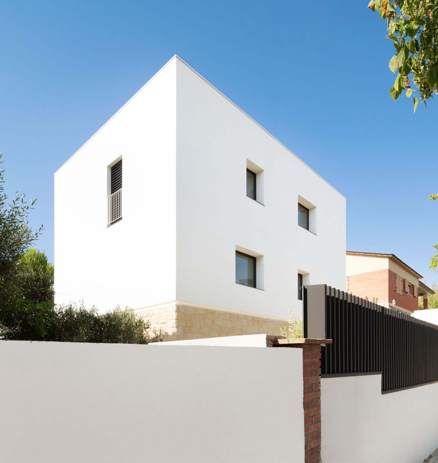 Volumen blanco de la vivienda Isabel II. Fotografía de Sara Adroer Martínez