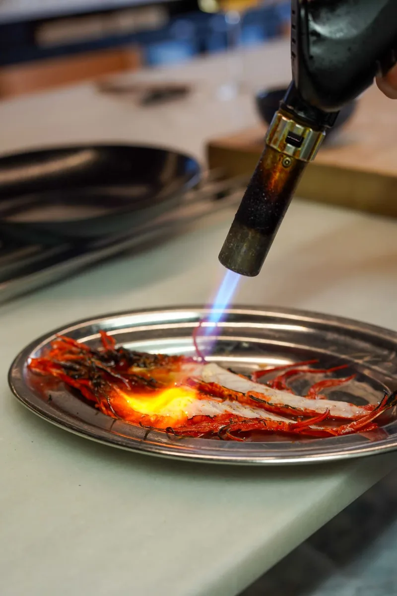 Marcando al soplete en la cocina de Soluna